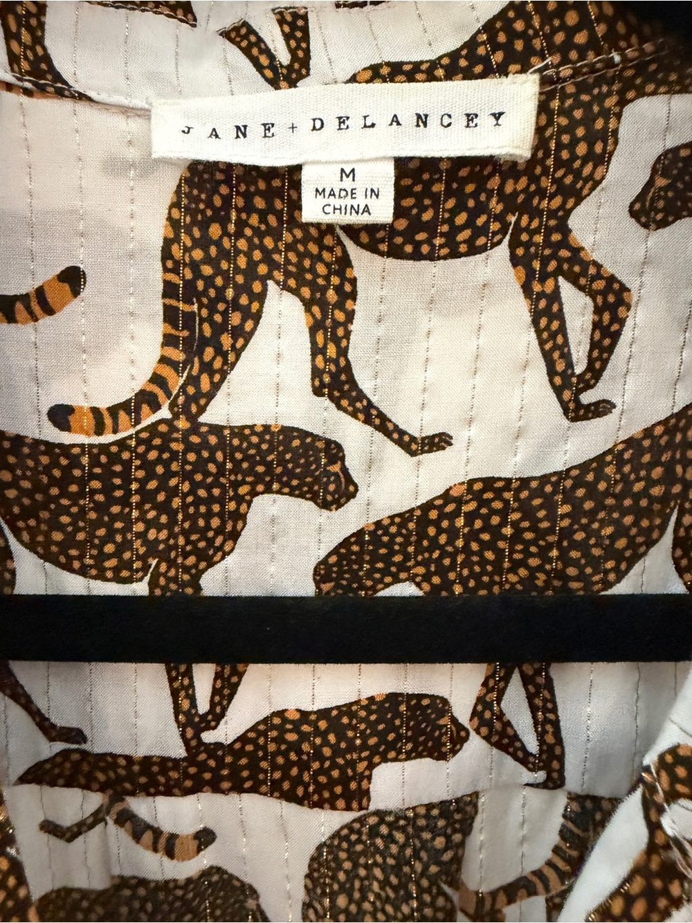 Jane + Delancey Cheetah Animal Print Button Front Blouse- Women’s - Picture 4 of 12
